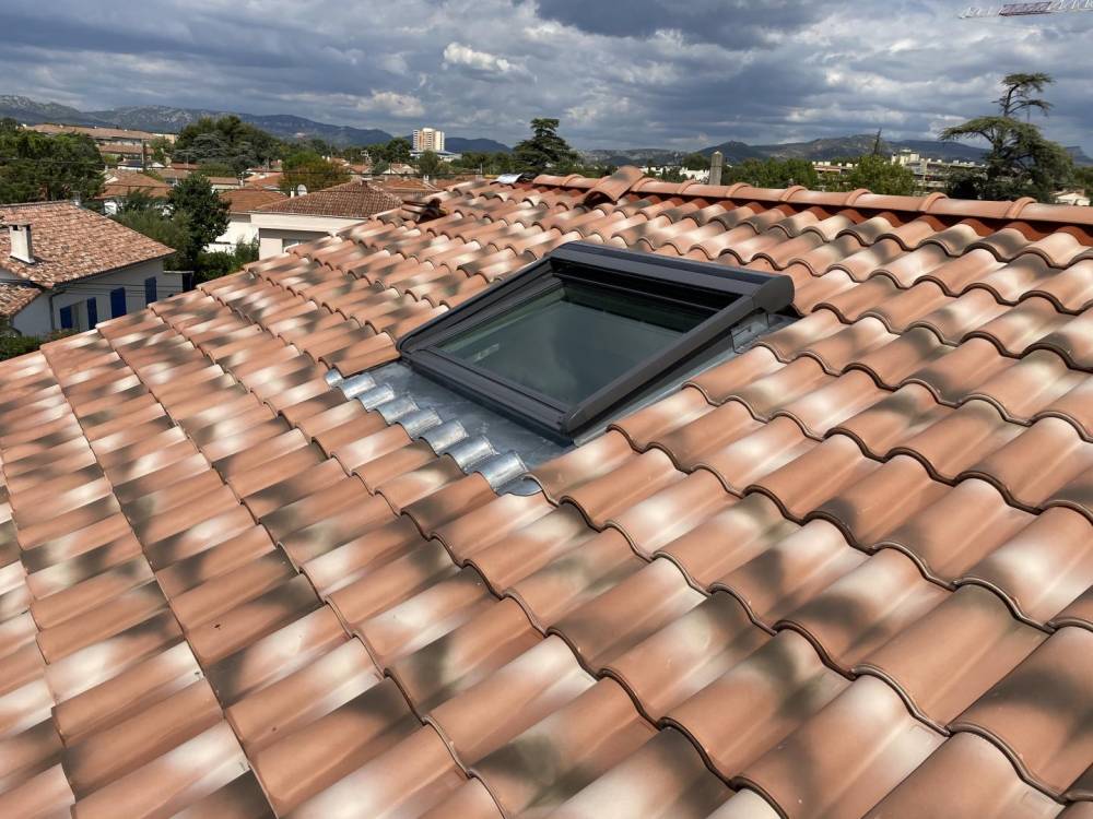 Fenêtre de toit près de Cannes